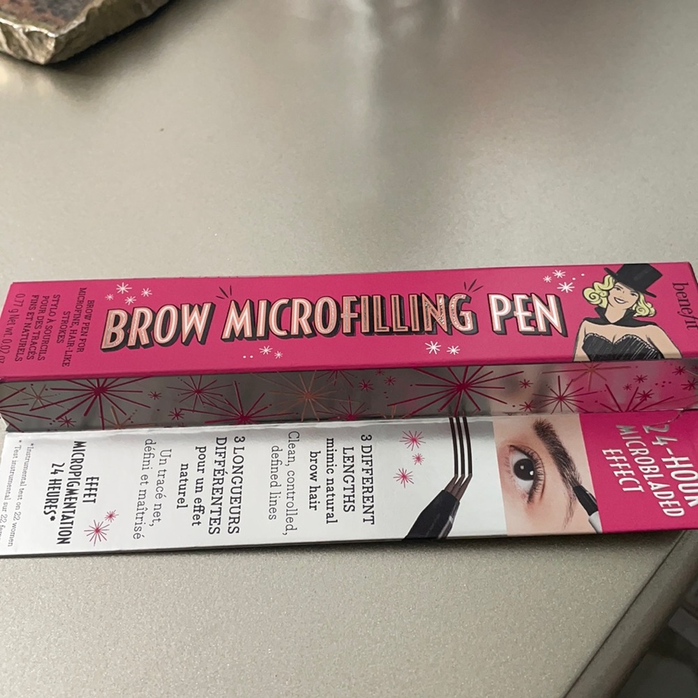 Brow Microfilling Pen by Benefit. Three prongs. In the shade Deep Brown.